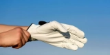 Which Golf Gloves Offer the Best Grip and Comfort in All Weather?